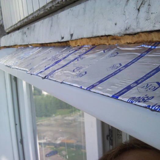 Шумоизоляция козырька балкона: как убрать грохот над головой и сделать пространство уютным