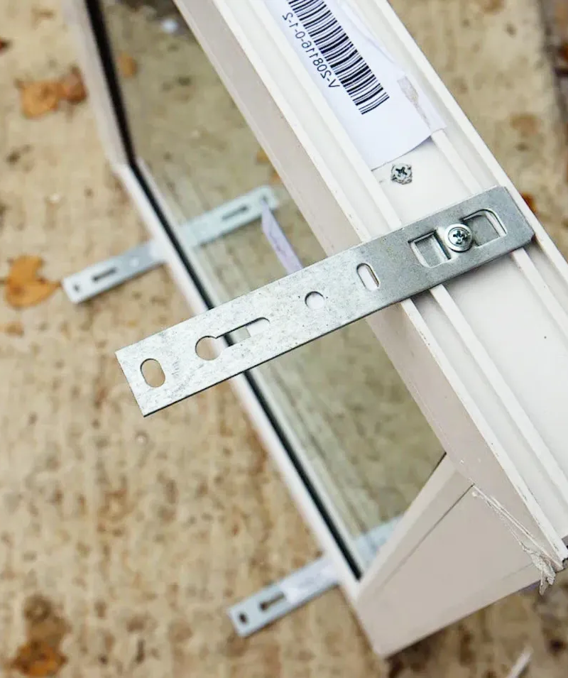 Анкерная пластина VEKA: как выбрать, установить и не испортить окно