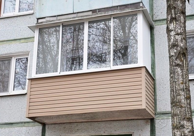 Чем отделать балкон снаружи: практичные варианты, технология и визуальные решения