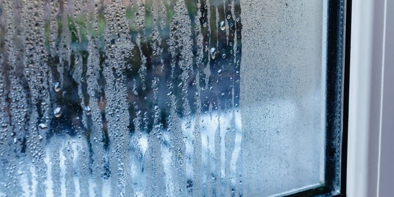 Окна потеют изнутри — что делать в квартире: практическое руководство со смыслом