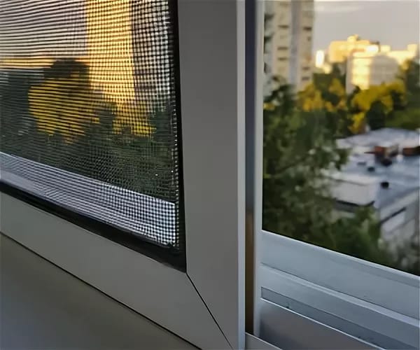 Москитные сетки на алюминиевые окна: как выбрать, установить и ухаживать так, чтобы забыть о насекомых навсегда